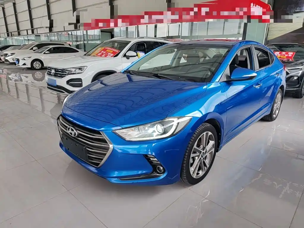 Hyundai Elantra — фото 2