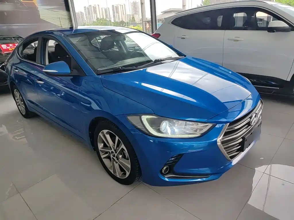 Hyundai Elantra — фото 4