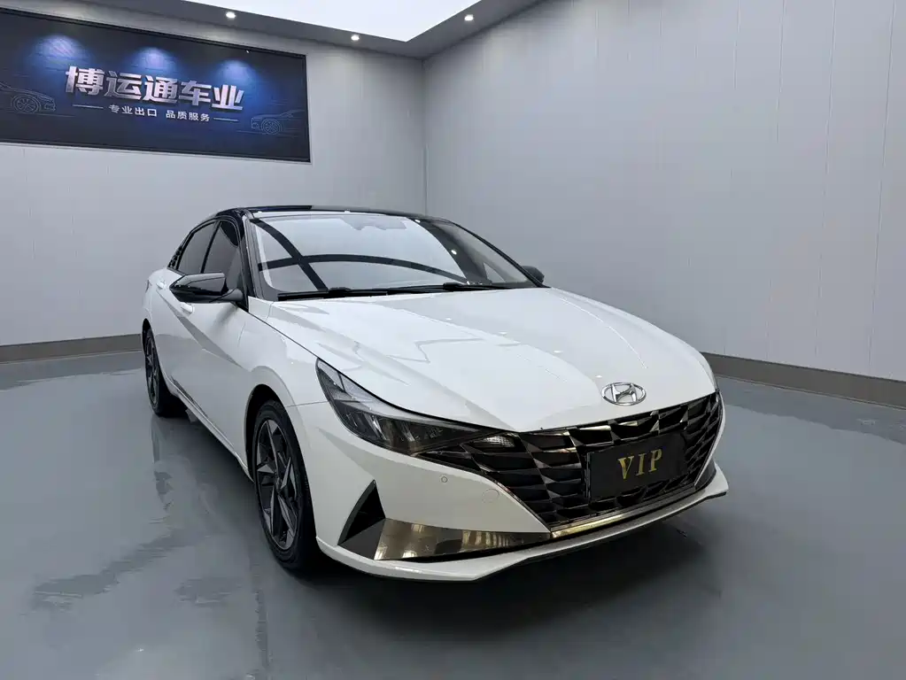 Hyundai Elantra — фото 3
