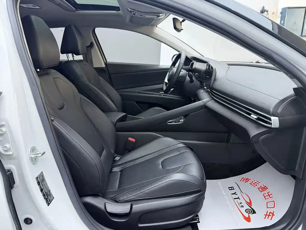Hyundai Elantra — фото 8