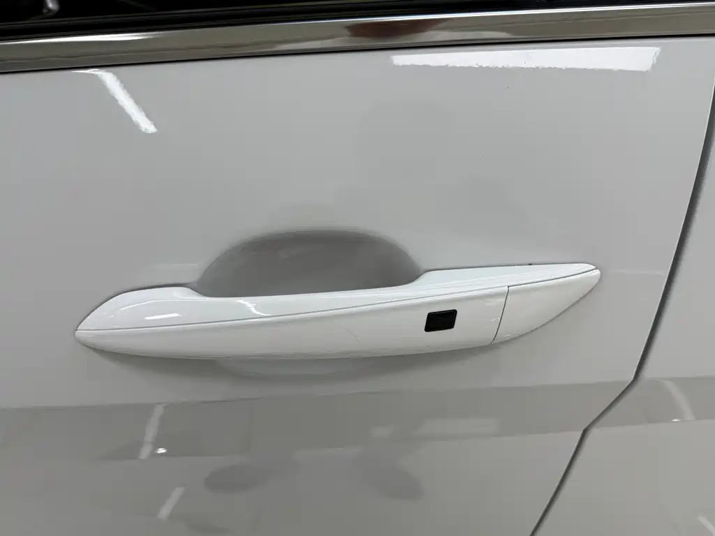 Hyundai Elantra — фото 11