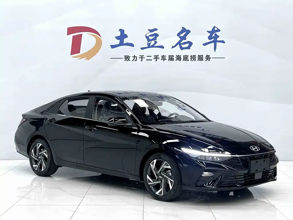Hyundai Elantra — фото 3