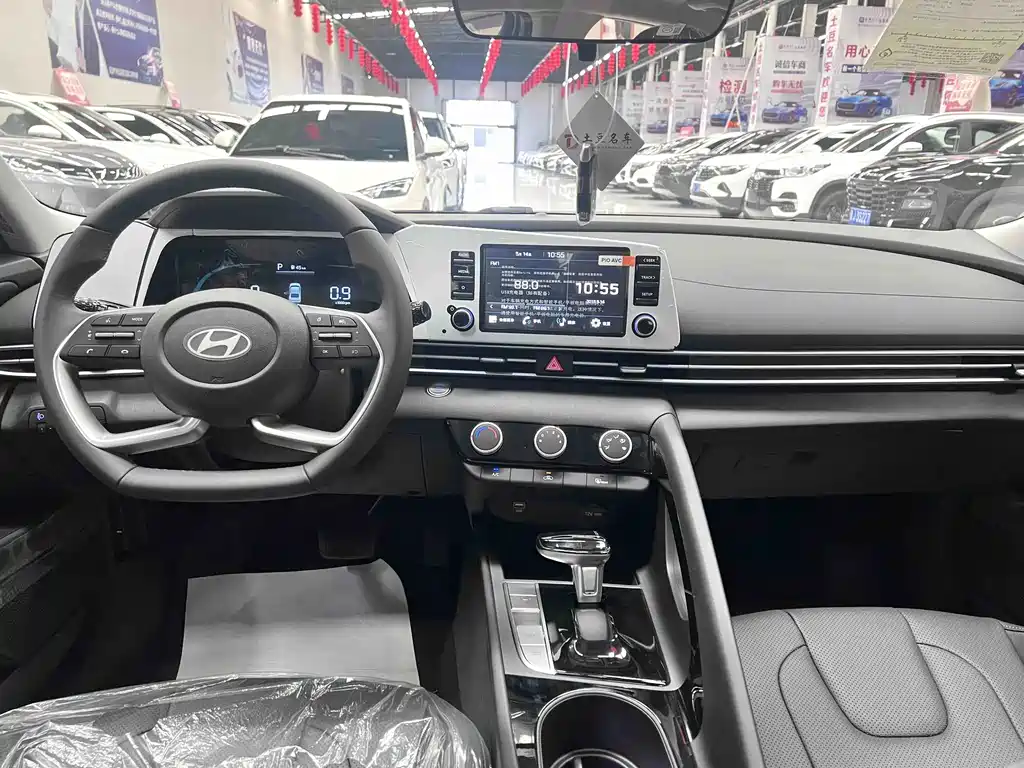 Hyundai Elantra — фото 9