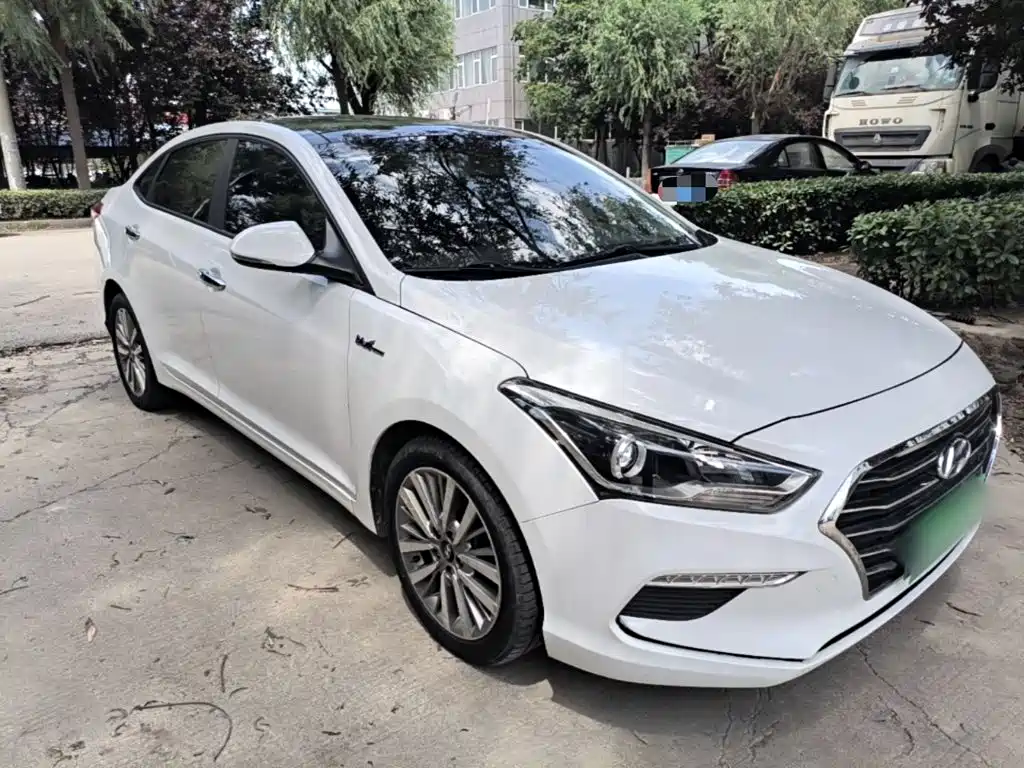 Hyundai Mistra — фото 4