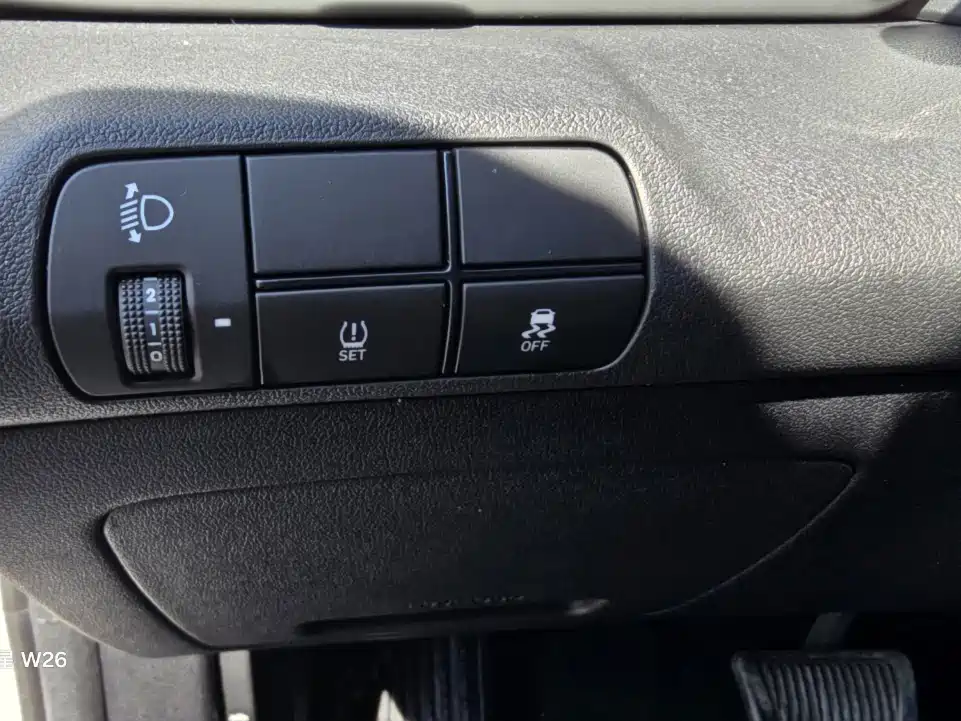 Hyundai Elantra — фото 8