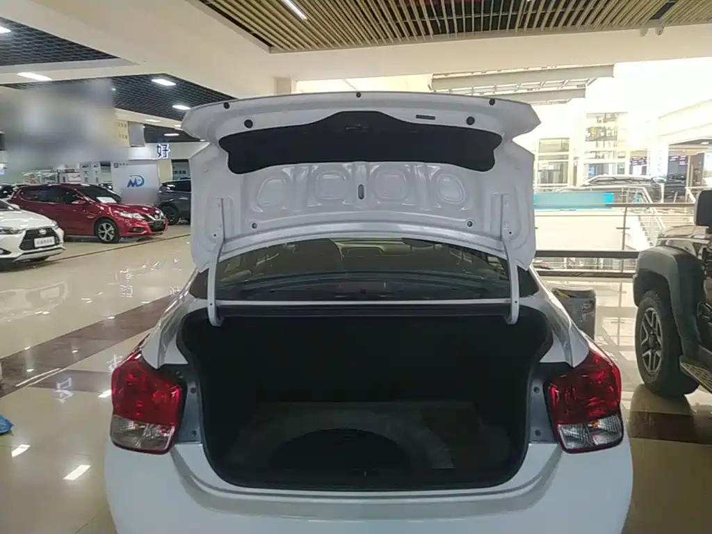 Hyundai Verna — фото 19