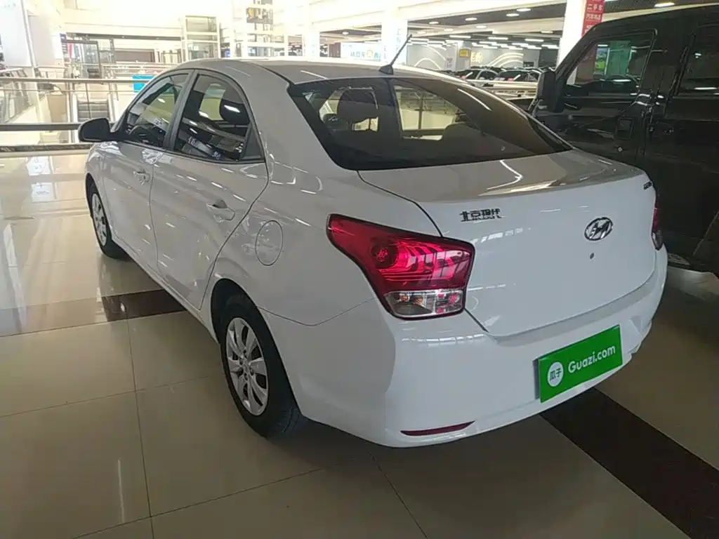 Hyundai Verna — фото 5