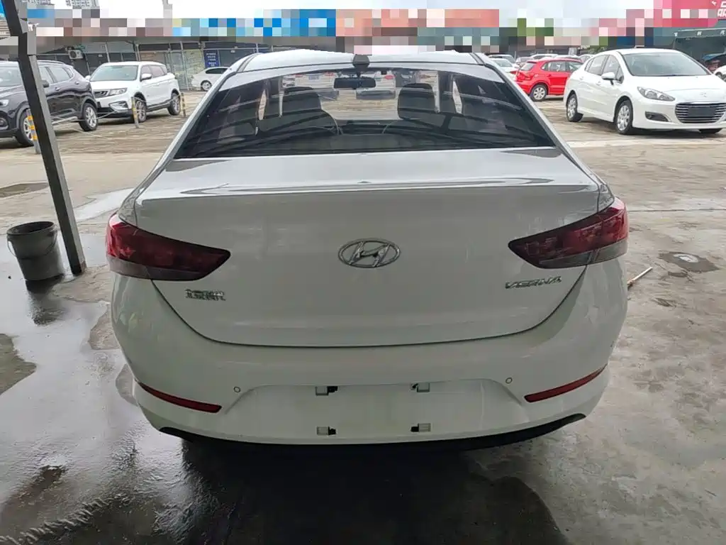 Hyundai Verna — фото 6
