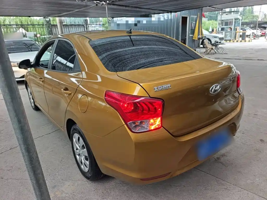 Hyundai Verna — фото 5