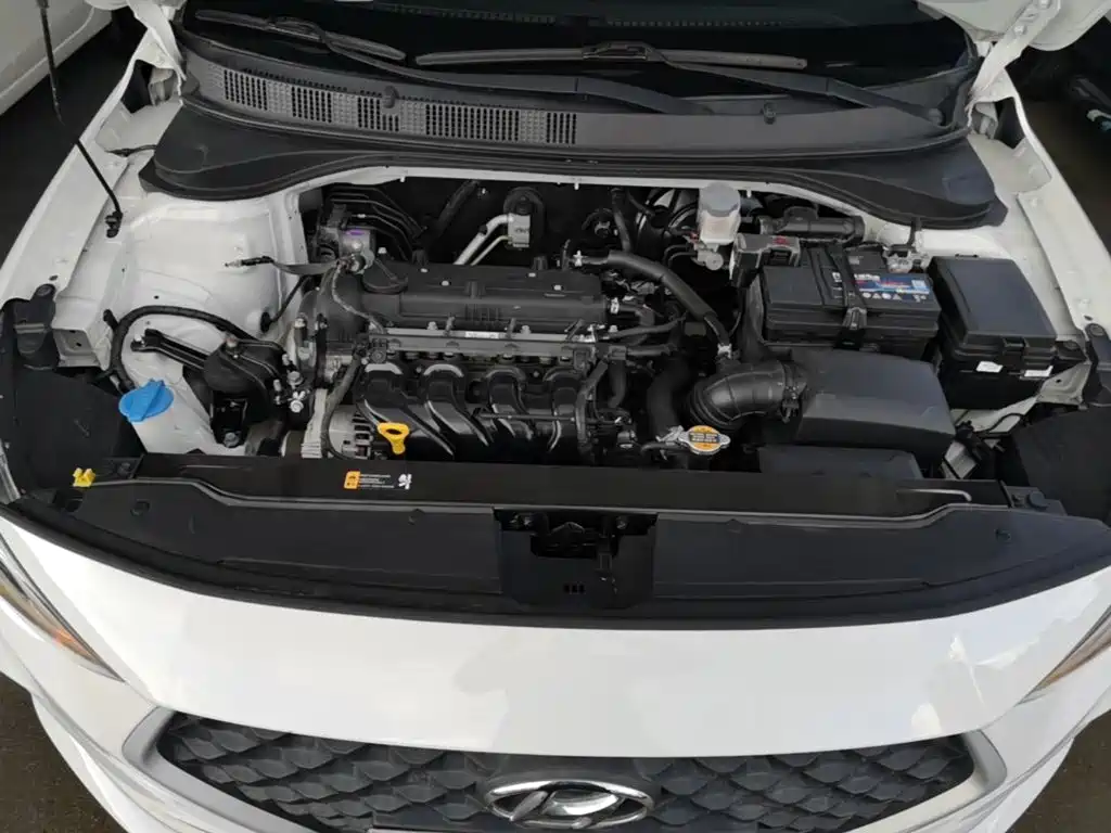 Hyundai Elantra — фото 20