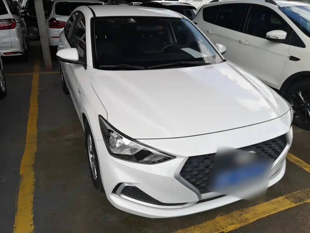 Hyundai Elantra — фото 4