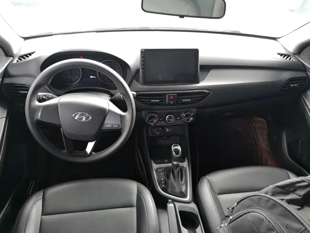Hyundai Elantra — фото 10