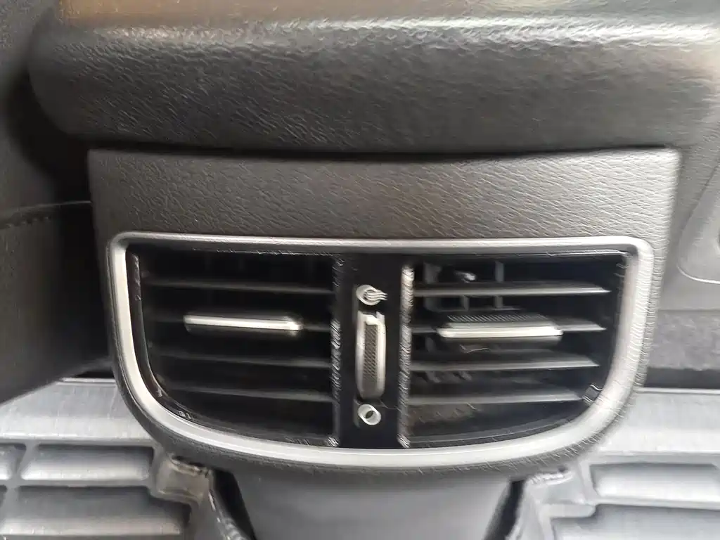 Hyundai Elantra — фото 10