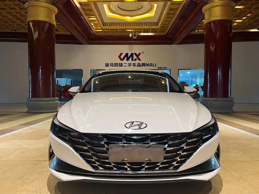 Hyundai Elantra — фото 3