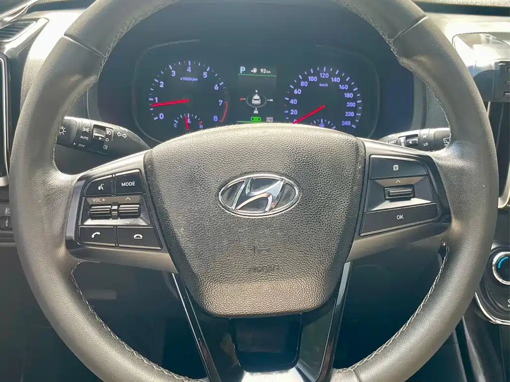 Hyundai ix35 — фото 17