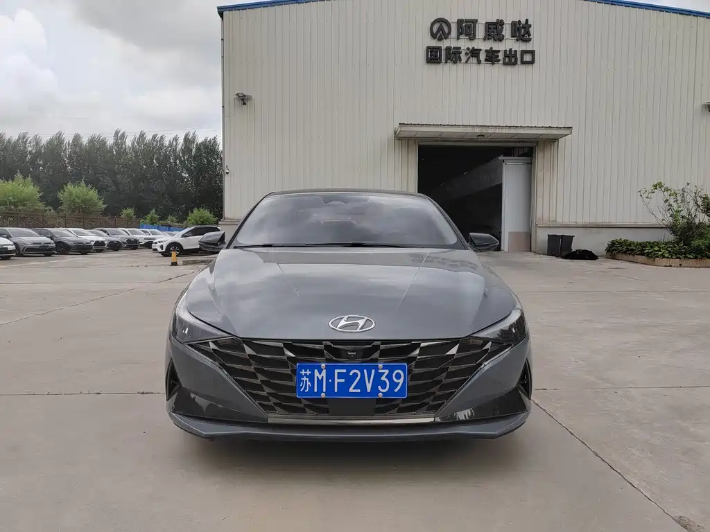 Hyundai Elantra — фото 2
