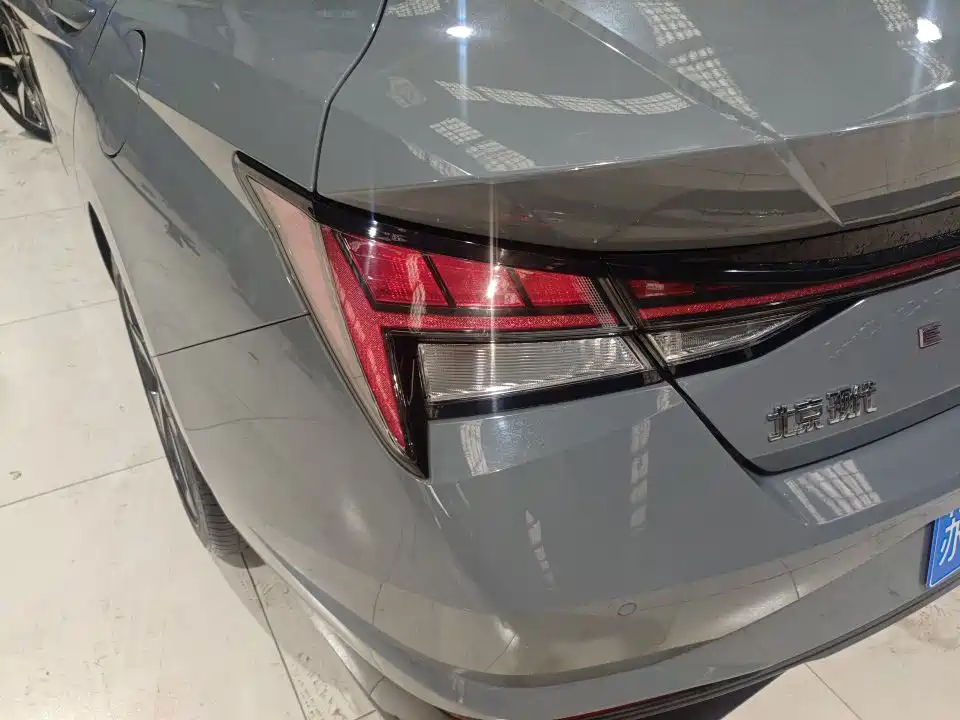 Hyundai Elantra — фото 13
