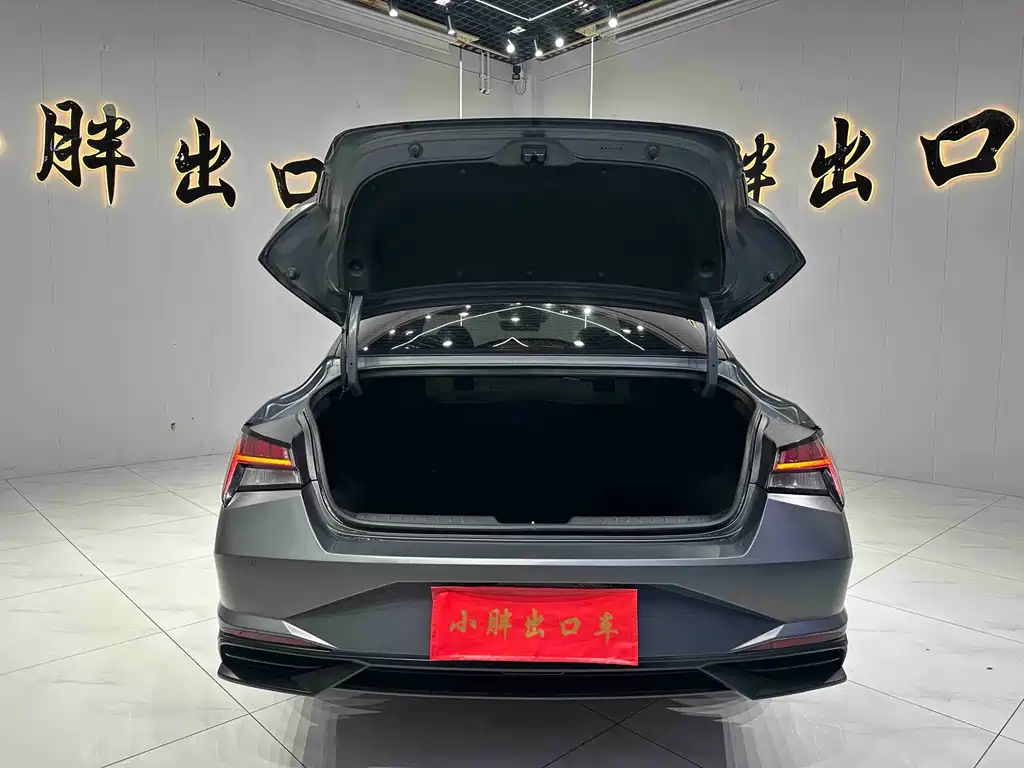 Hyundai Elantra — фото 16