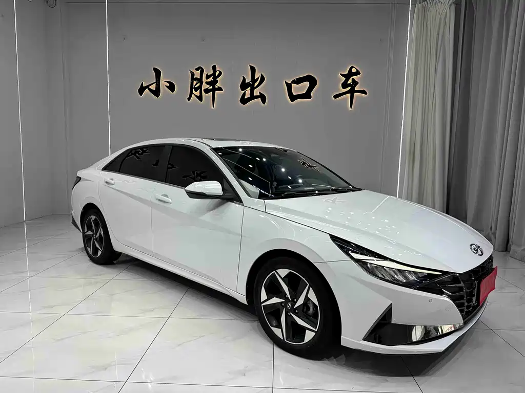 Hyundai Elantra — фото 3