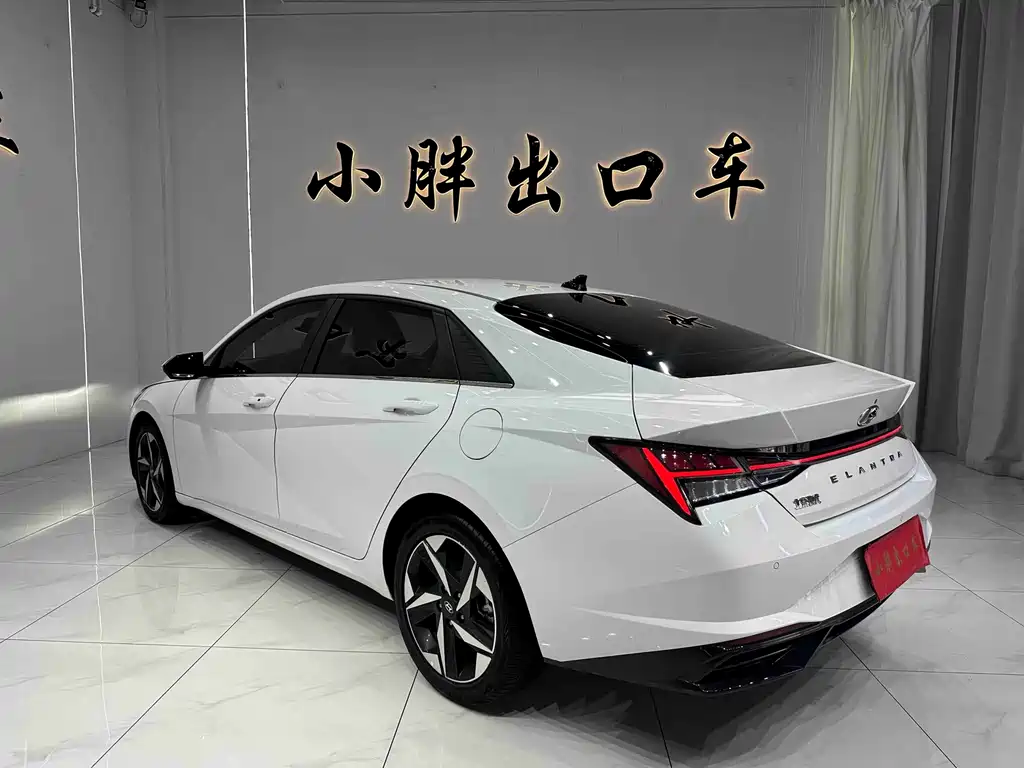 Hyundai Elantra — фото 6
