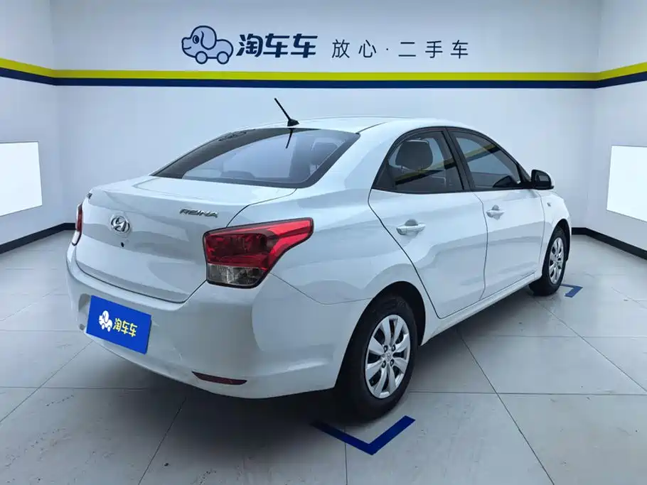 Hyundai Verna — фото 3