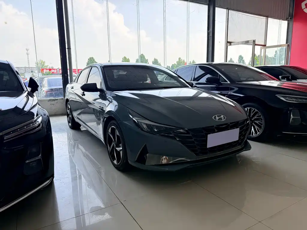 Hyundai Elantra — фото 3
