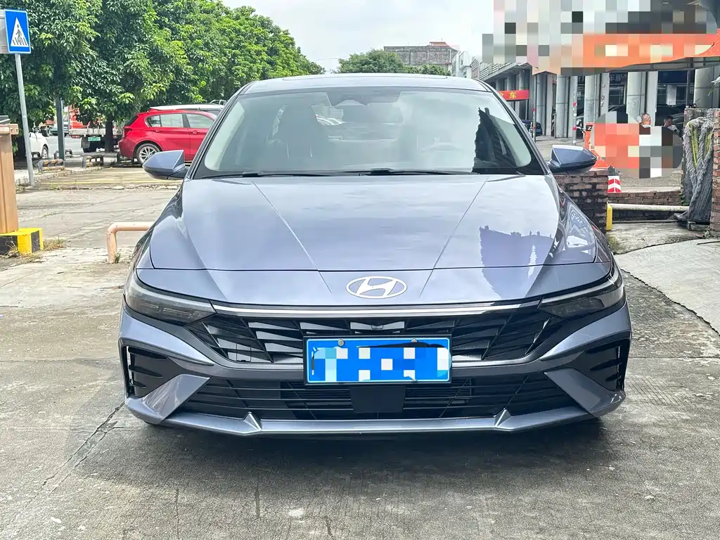 Hyundai Elantra — фото 2