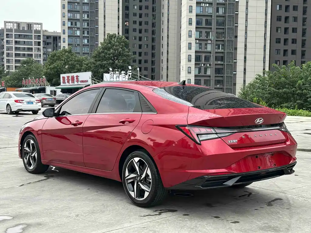 Hyundai Elantra — фото 4