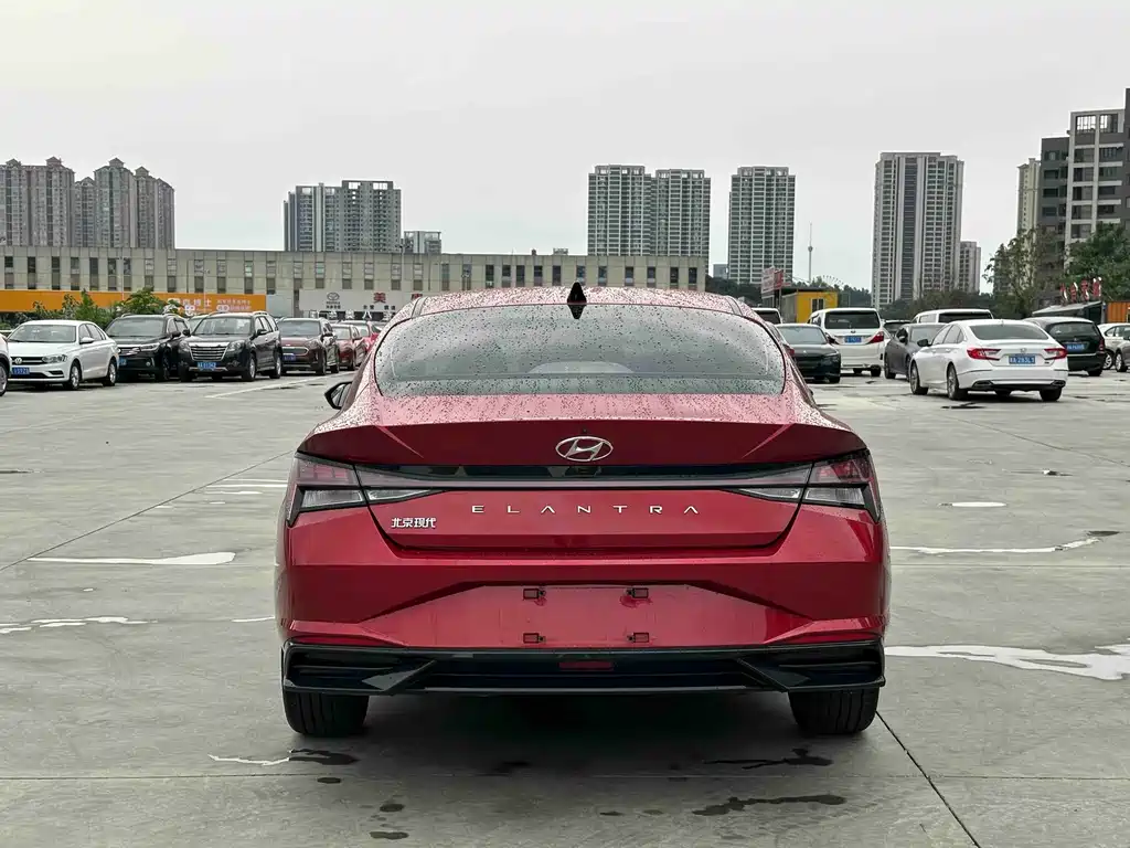Hyundai Elantra — фото 5