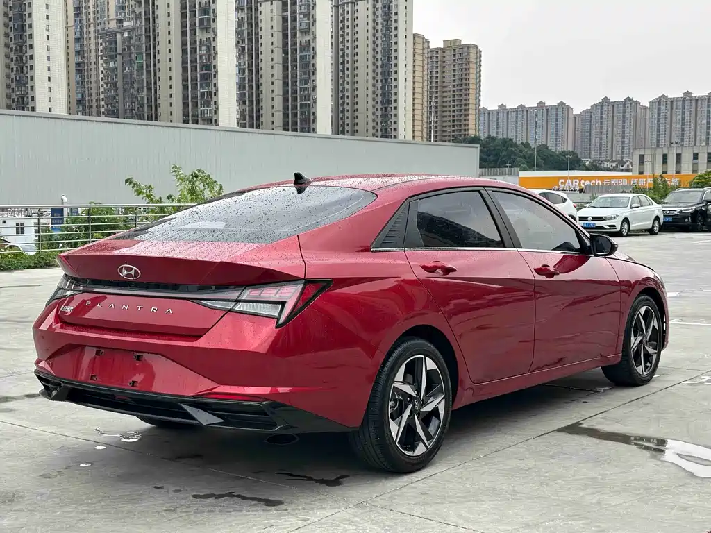 Hyundai Elantra — фото 6