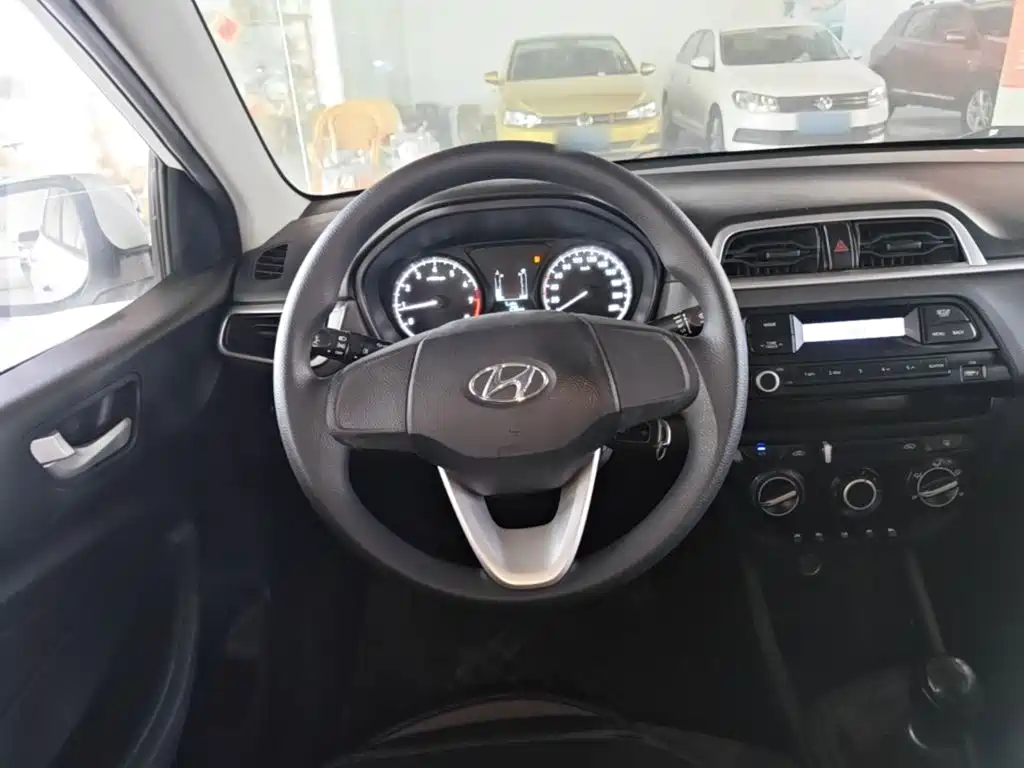 Hyundai Verna — фото 11