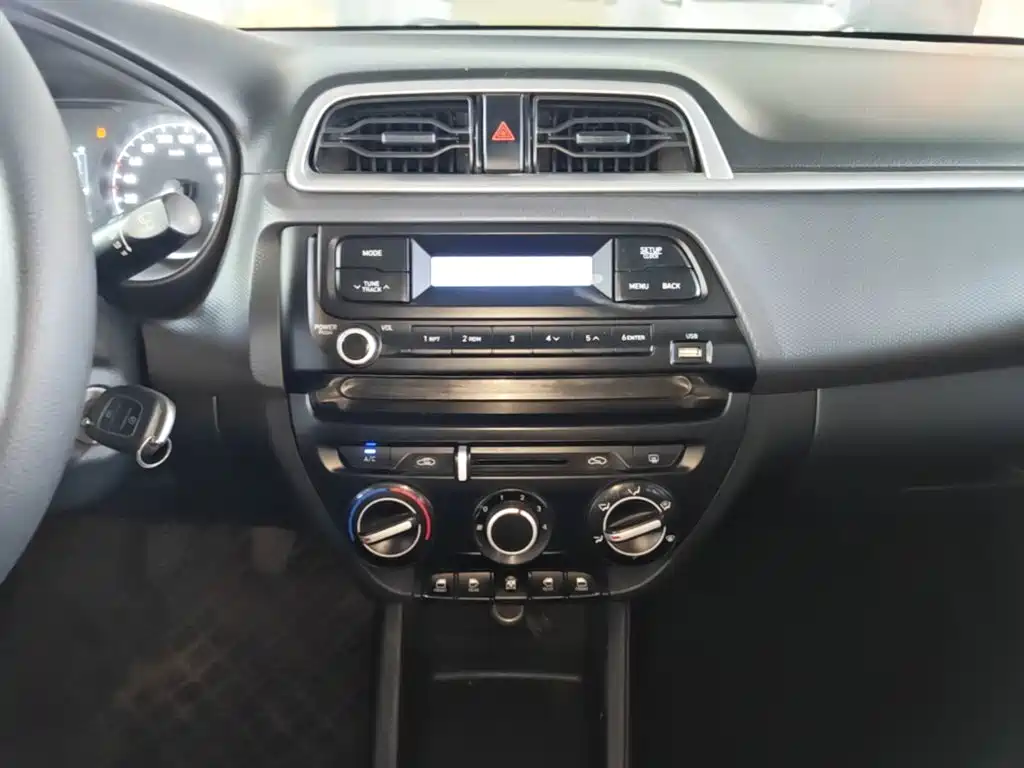 Hyundai Verna — фото 13