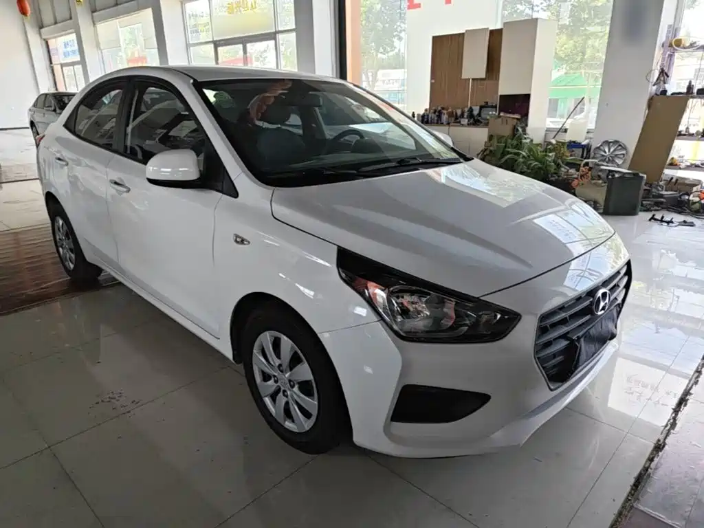 Hyundai Verna — фото 4