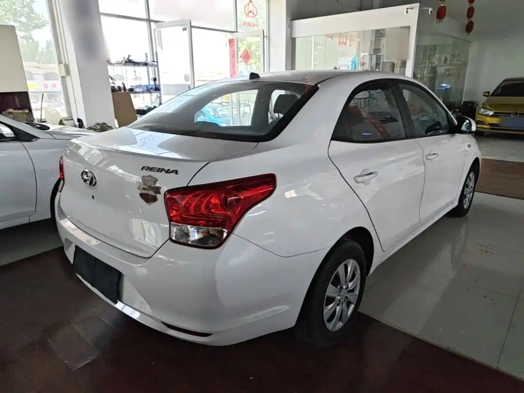 Hyundai Verna — фото 7
