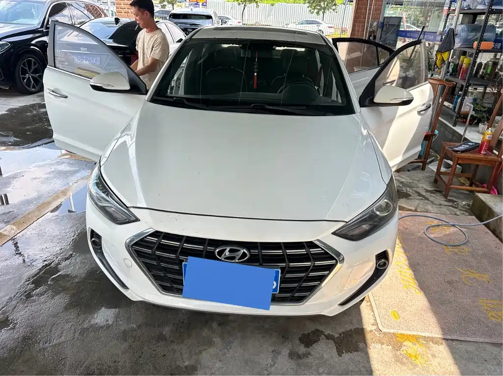 Hyundai Elantra