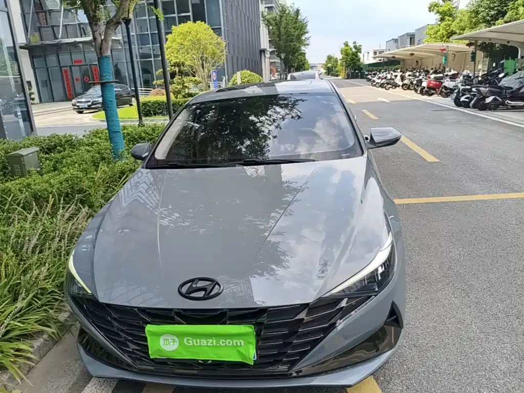 Hyundai Elantra — фото 3