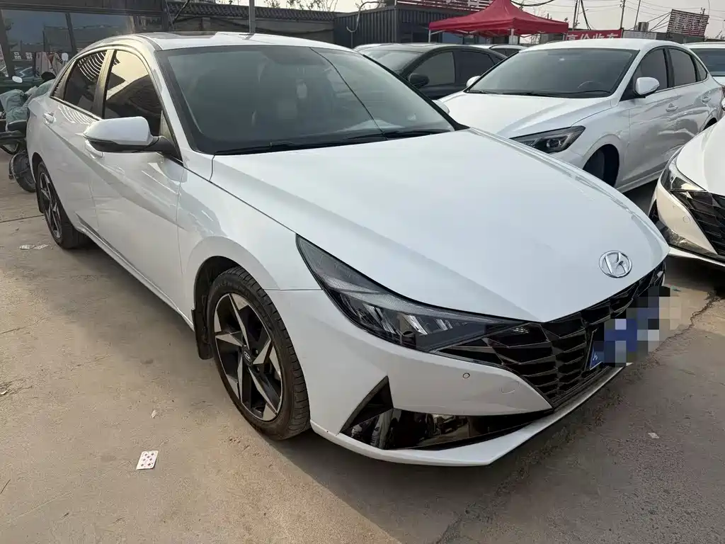 Hyundai Elantra — фото 3