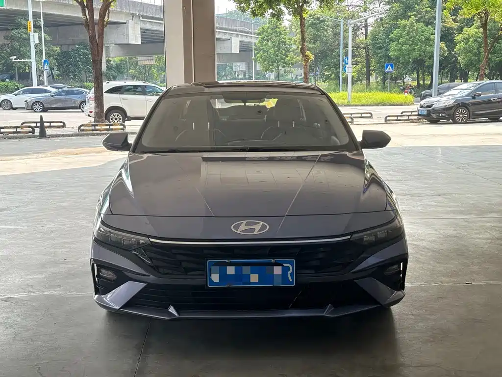 Hyundai Elantra — фото 2