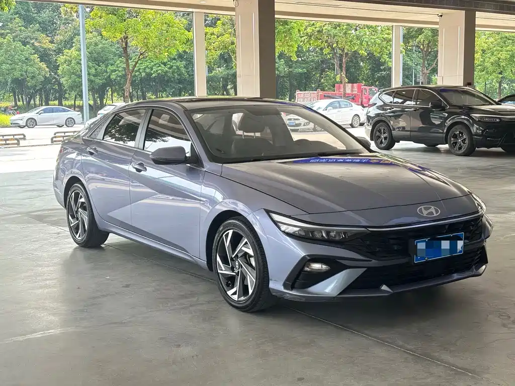 Hyundai Elantra — фото 3