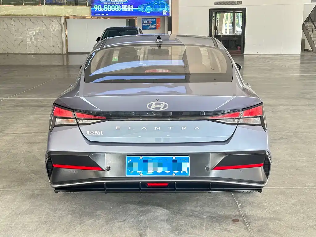 Hyundai Elantra — фото 9