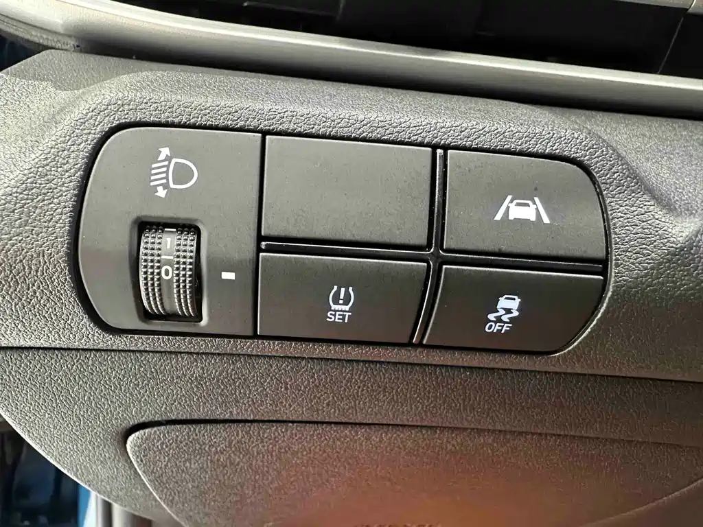 Hyundai Elantra — фото 9