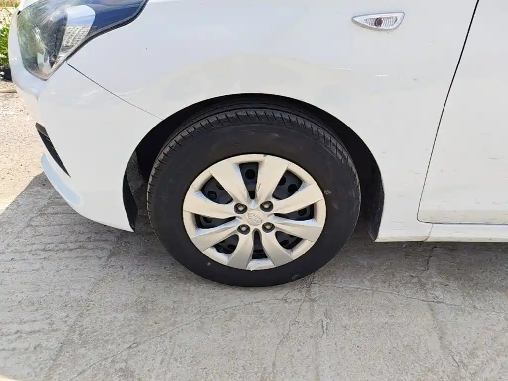 Hyundai Verna — фото 23