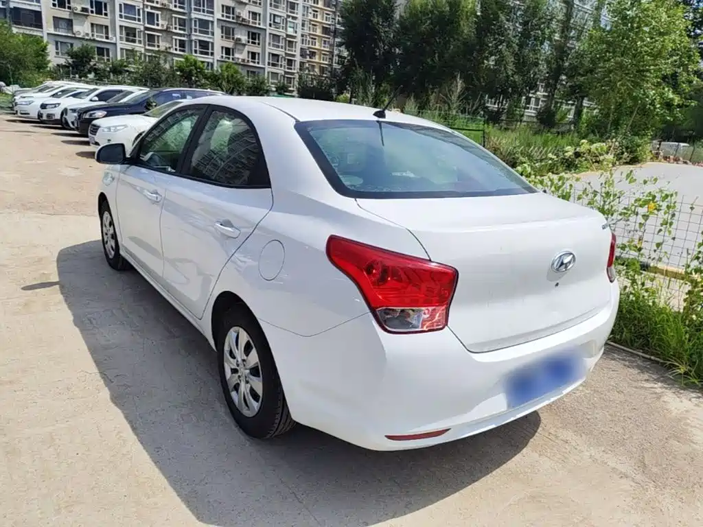 Hyundai Verna — фото 5