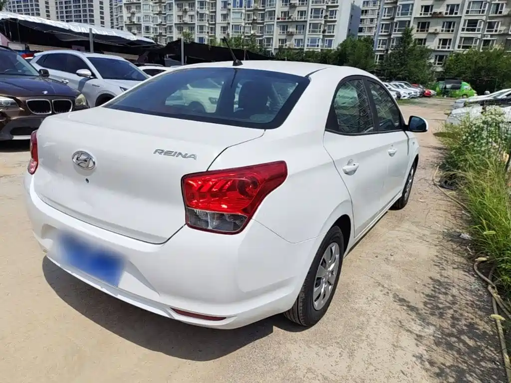 Hyundai Verna — фото 7