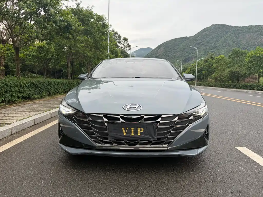 Hyundai Elantra — фото 2
