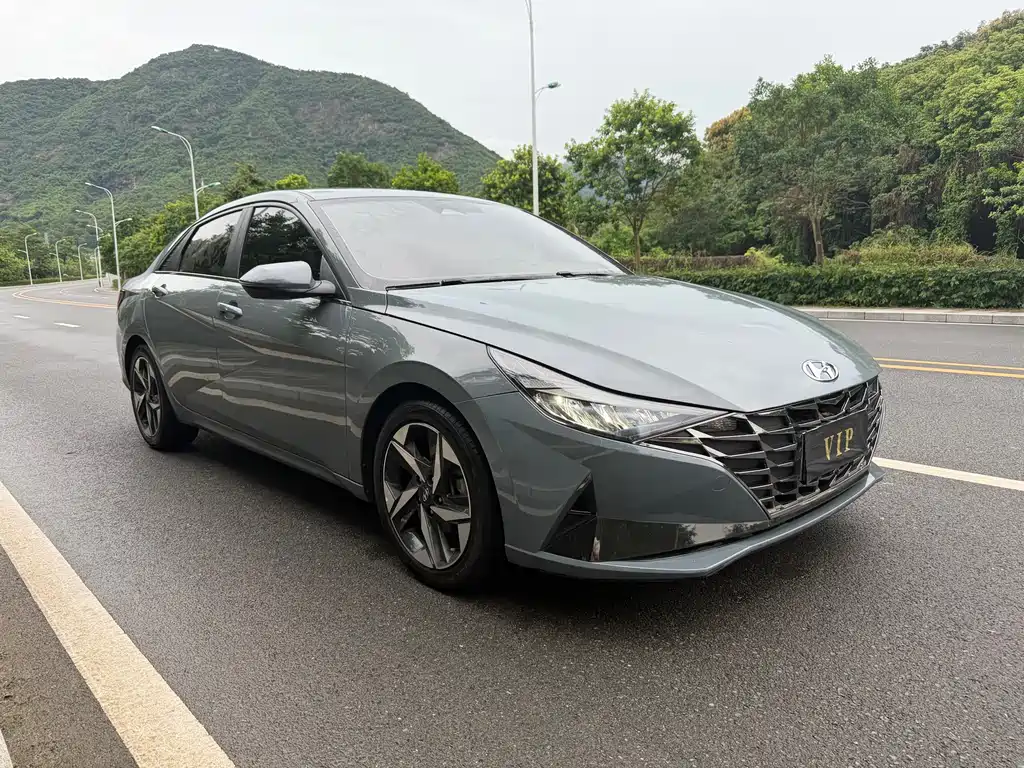 Hyundai Elantra — фото 3