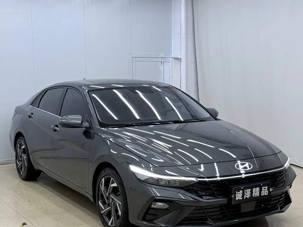 Hyundai Elantra — фото 3