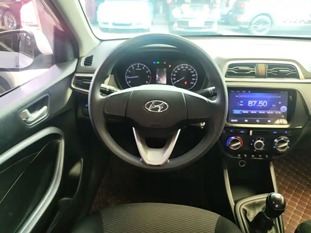 Hyundai Verna — фото 11