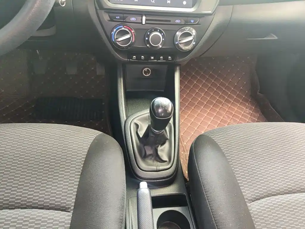 Hyundai Verna — фото 14