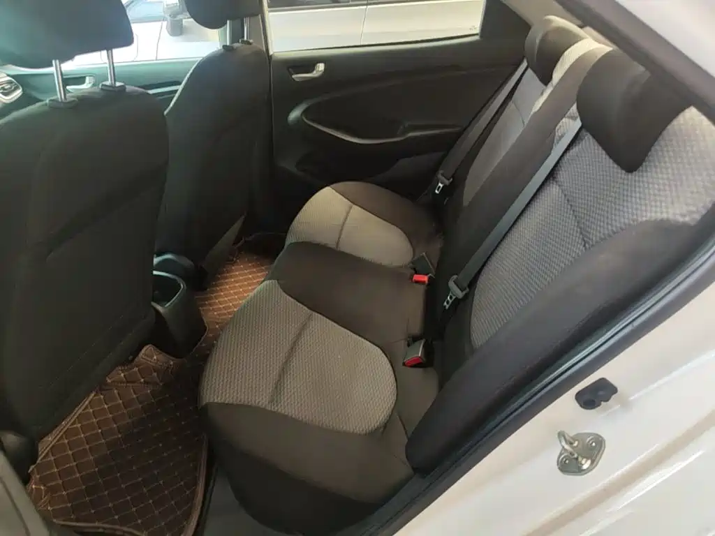 Hyundai Verna — фото 17